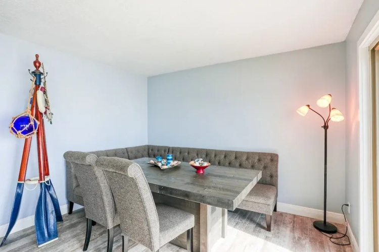Beachfront Getaway With Ocean Views, Washer/dryer & AC - Snowbirds Welcome