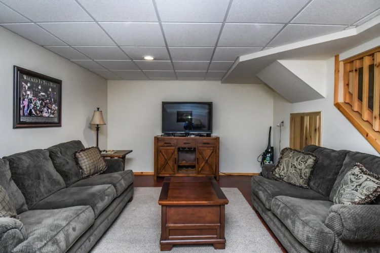 Snowbound 4 Bedroom House