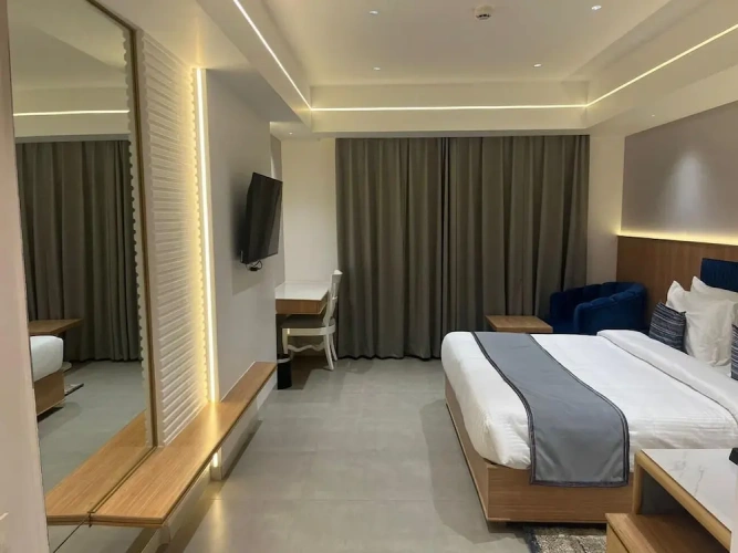 Standard Double room with city view