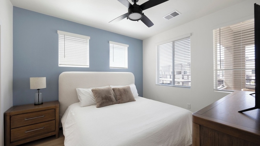 2 Bedrooms Apartment