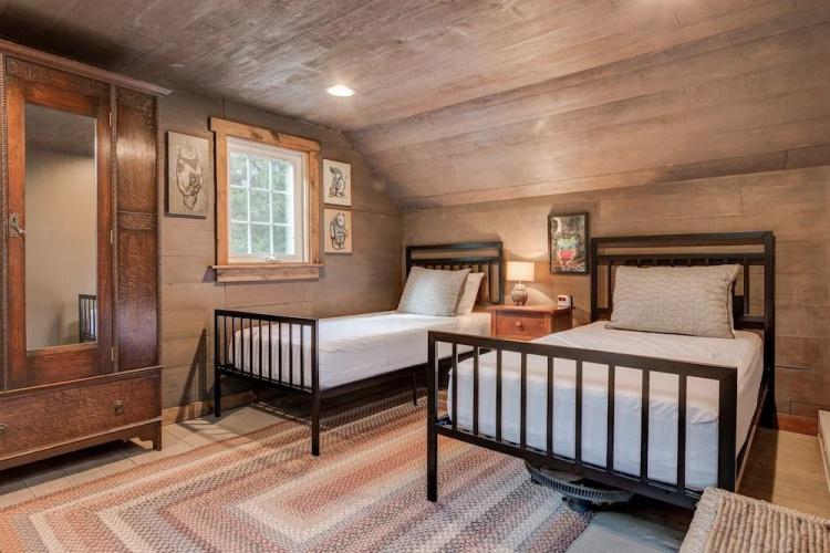 Doggett - 2 Br Cabin