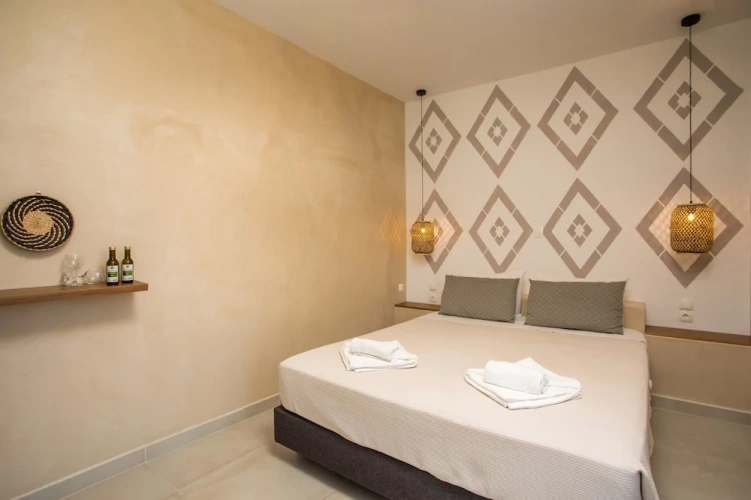 Standard Double room with partial sea view