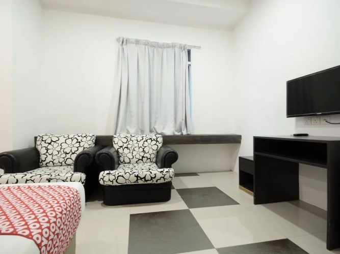 OYO 818 Hotel 11
