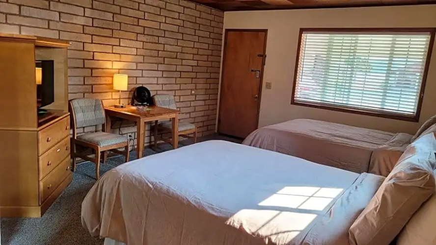 Creekside Inn