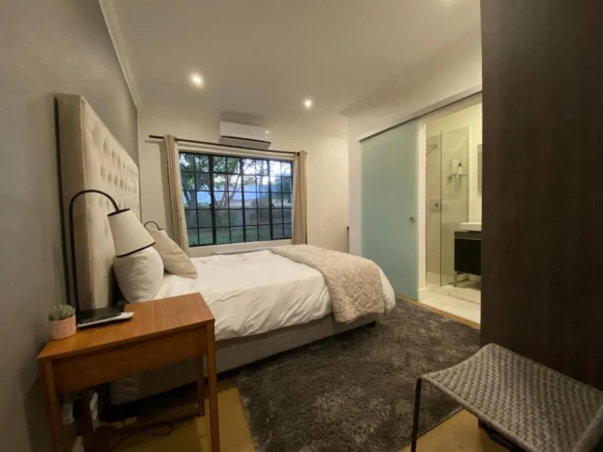 4 Bedrooms Cottage