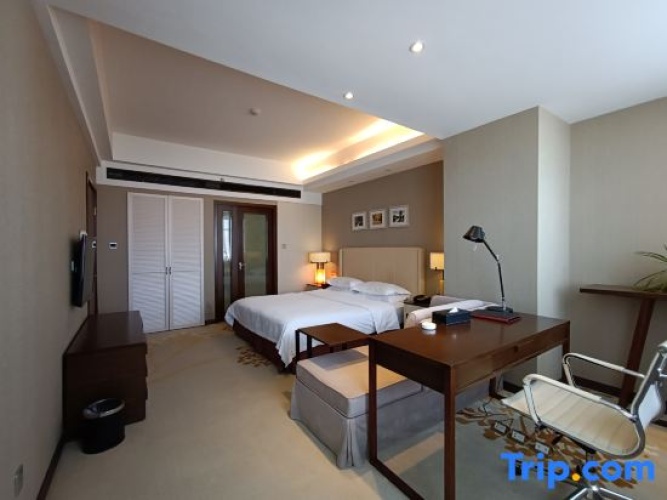 Standard Double Suite