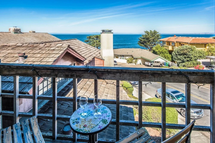 3263 Villa by the Sea