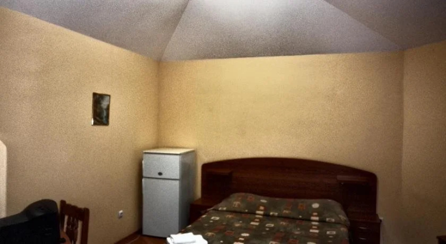 Irish Rover Hotel