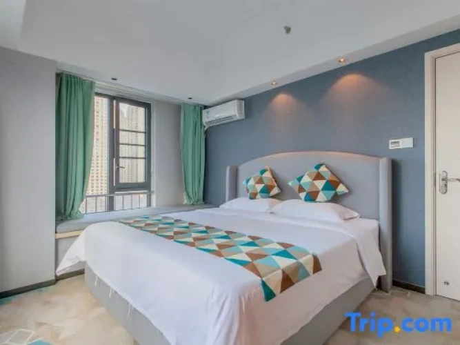 2 Bedrooms Standard Family room