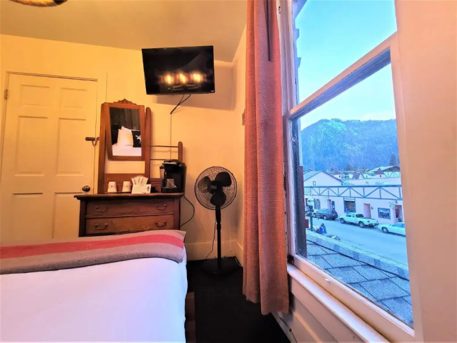 Mrs. Anderson's Lodging House