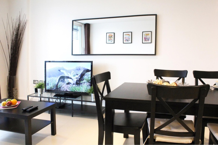 2 Bedrooms Apartment