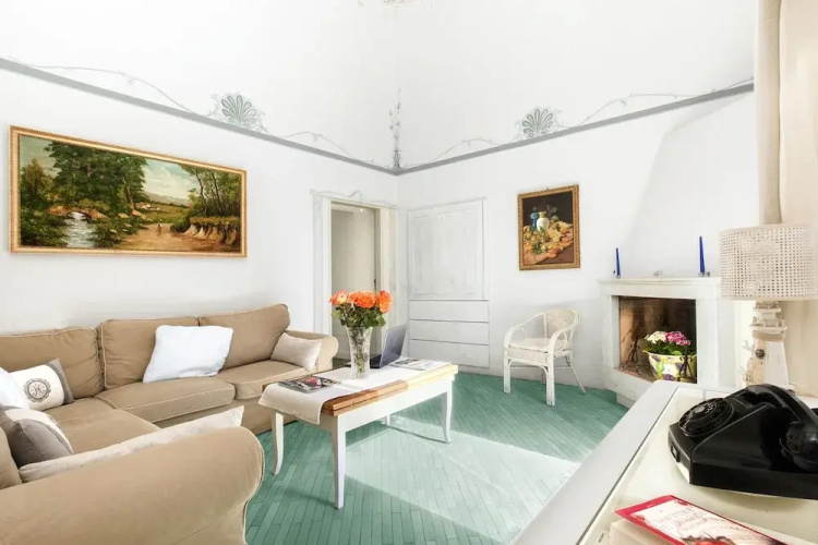 Villa Mayla