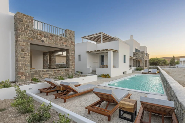 Manesis Suites