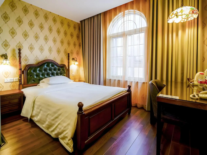 Dong Fang Hotel