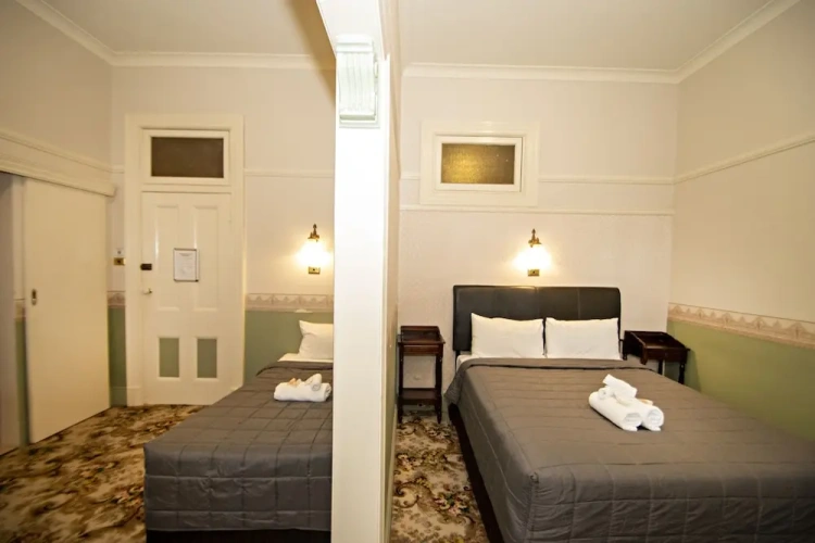 Standard Twin room with balcony