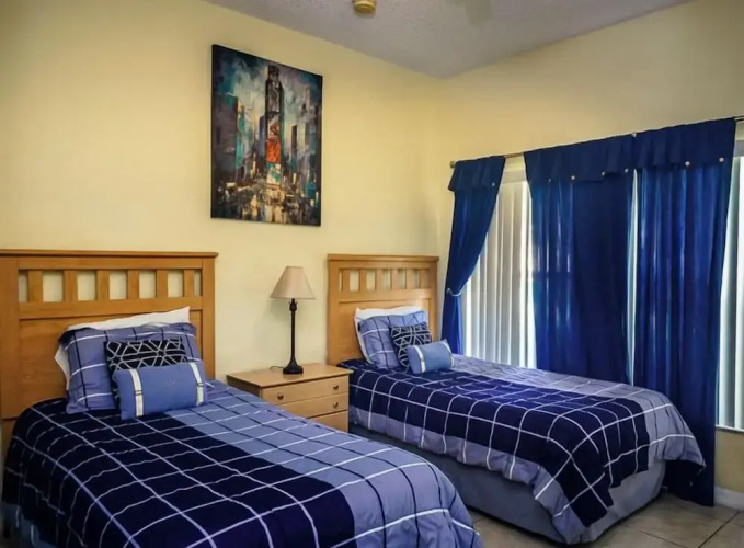 Crescent Lakes Villa