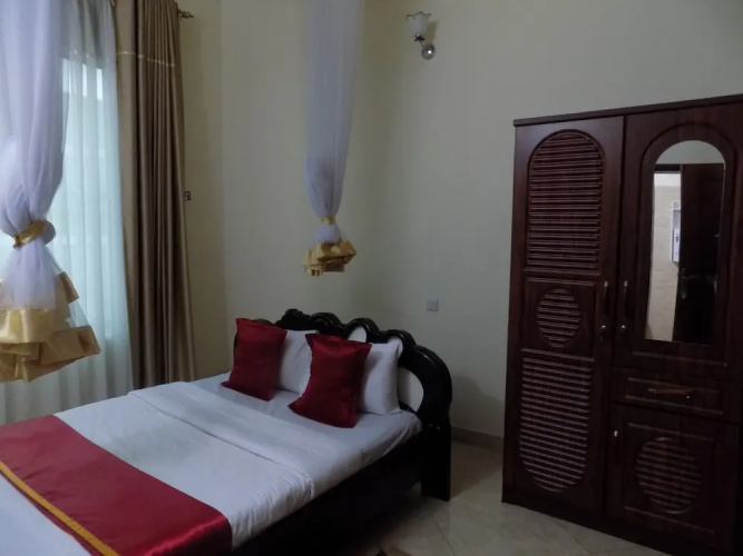 City Entry Hotel