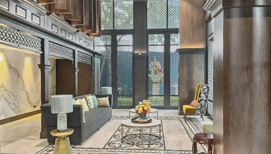 The Base - New Studio Great Location, Shared Pool