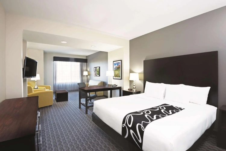 Deluxe Double Suite