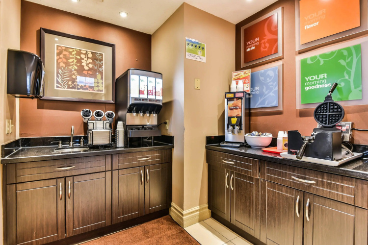 Comfort Inn & Suites Ambassador Bridge photo 25