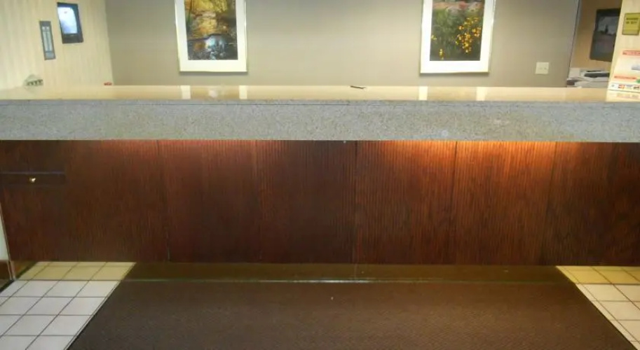 GuestHouse Inn & Suites Grayson