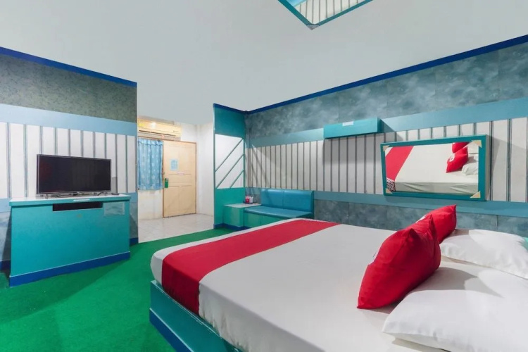 OYO 764 Let’s Go Hotel