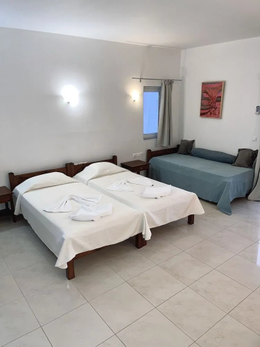 Reina Apartments