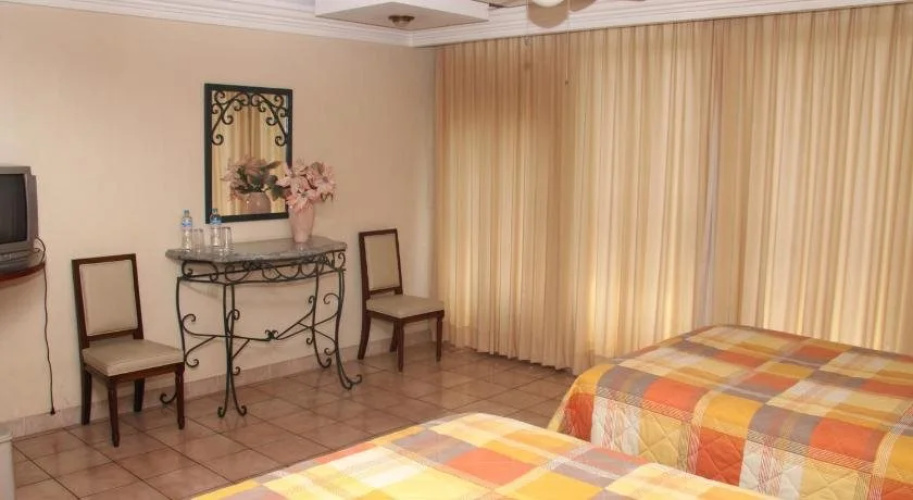 Hotel Plaza Tarasca