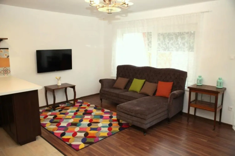 2 Bedrooms Cottage