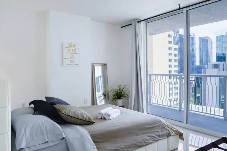 3 BR Apartment Brickell Following Cleaning Guidelines
