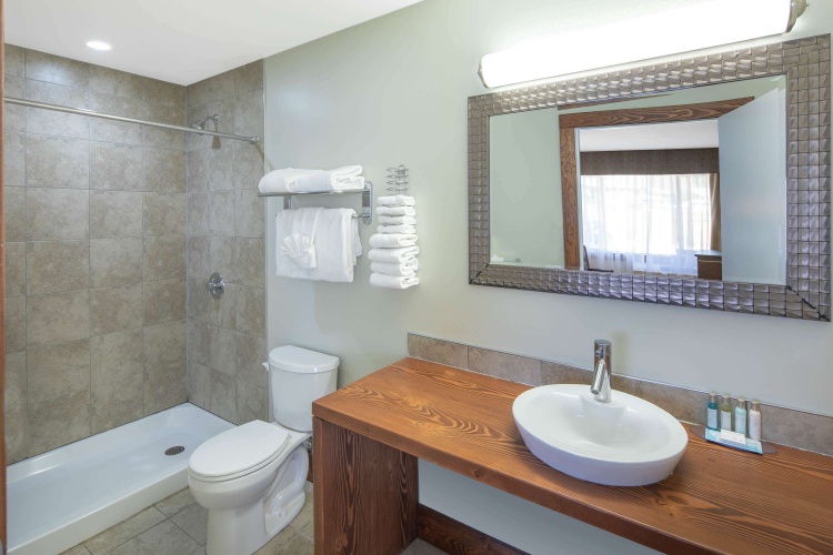 Travelodge by Wyndham Golden Sportsman Lodge photo 9