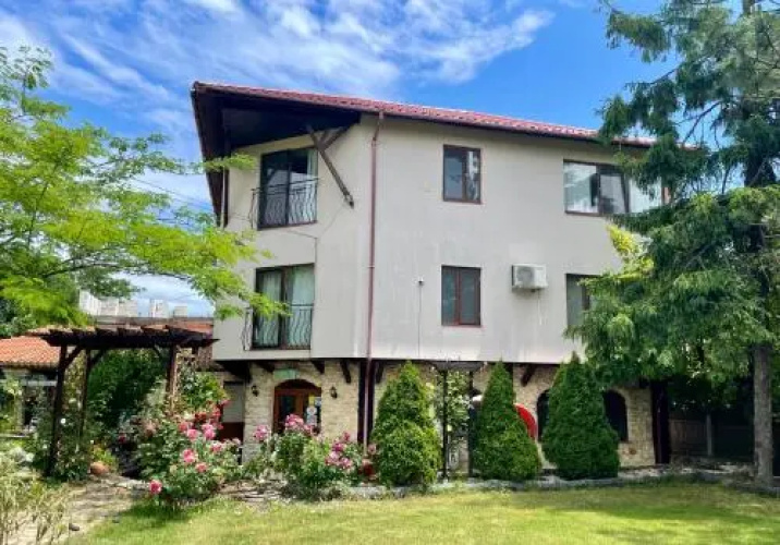 Vamabel House