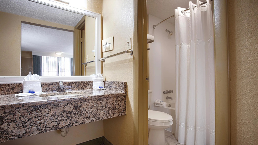 Ramada by Wyndham Cocoa photo 8