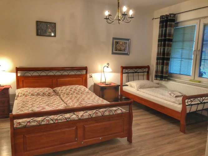 Standard Triple room