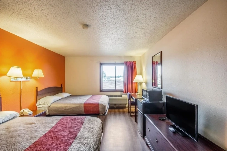Standard Quadruple Suite