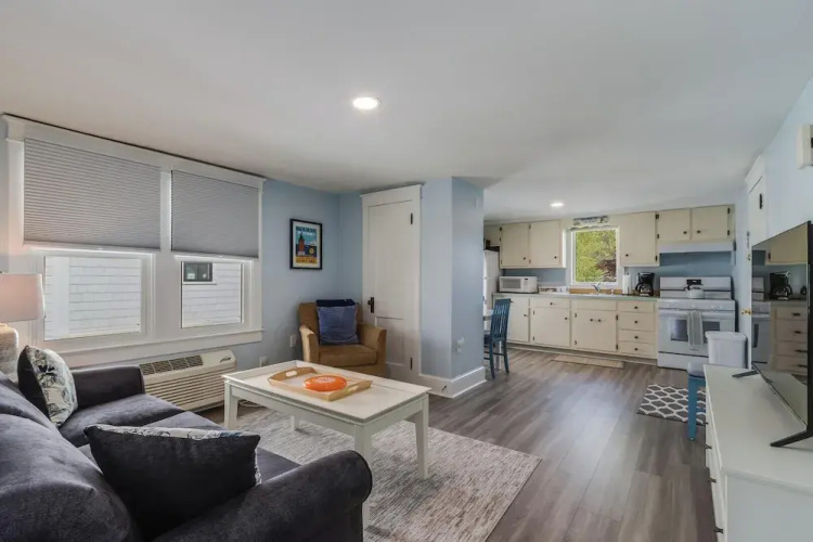 Baltimore Avenue 49 #2