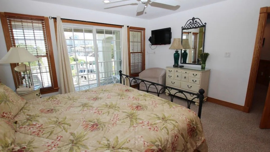 Flying Dutchman - 5 Br Home