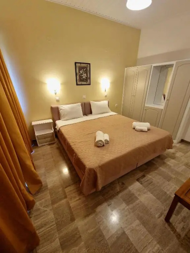 Alexandra Apartment 13