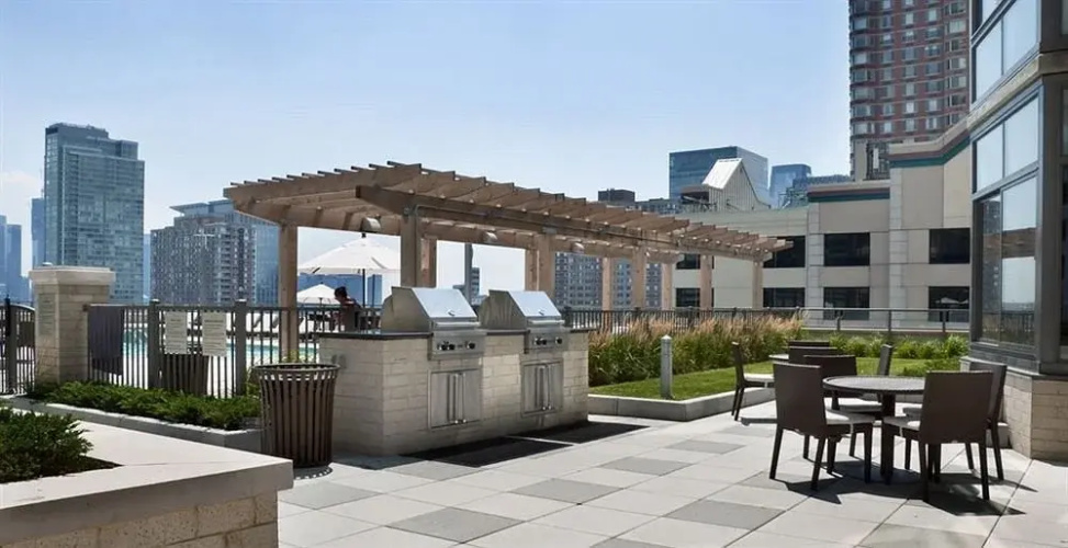 The Mcqueen - Self-Catered Apartment