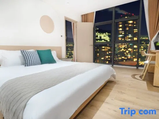 2 Bedrooms Suite