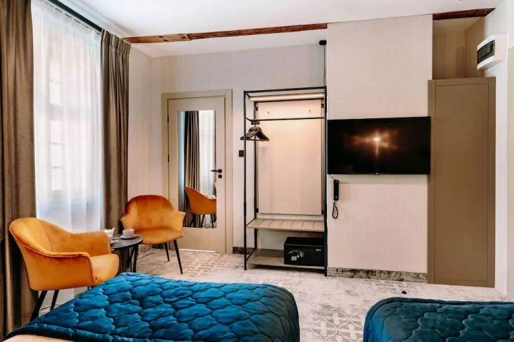 Comfort room