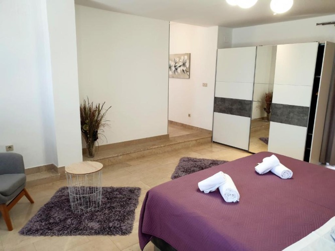 4 Bedrooms Villa