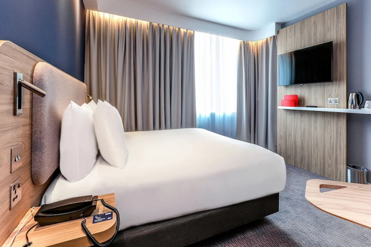 Holiday Inn Express Madrid Airport, An Ihg Hotel