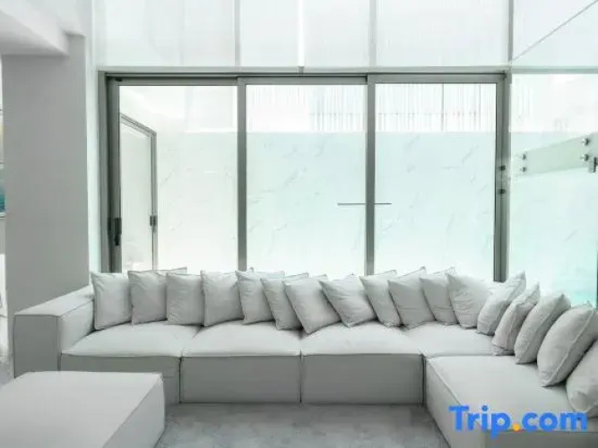 Luxury Villa Residence Laguna