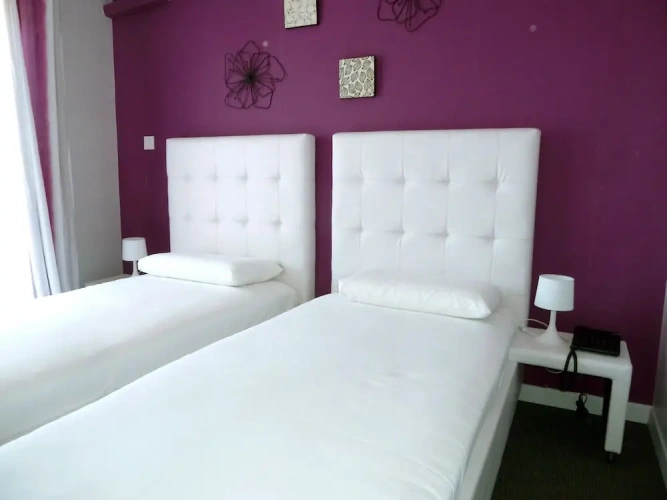 Standard Twin room with balcony