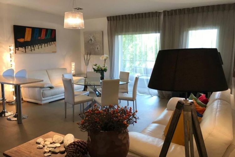 3 Bedrooms Apartment