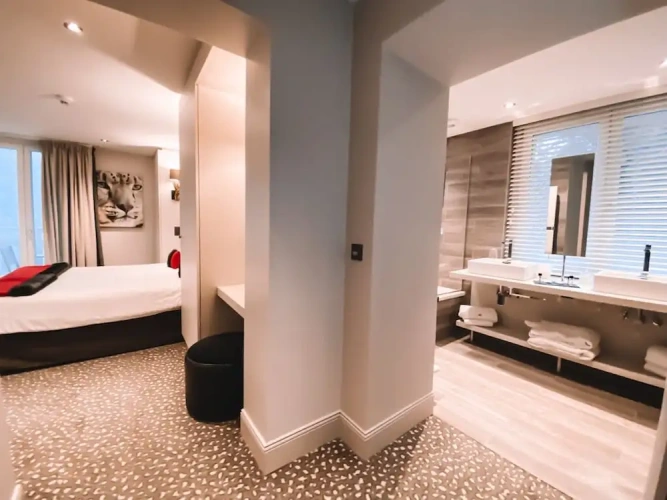 Executive room with balcony and with mountain view