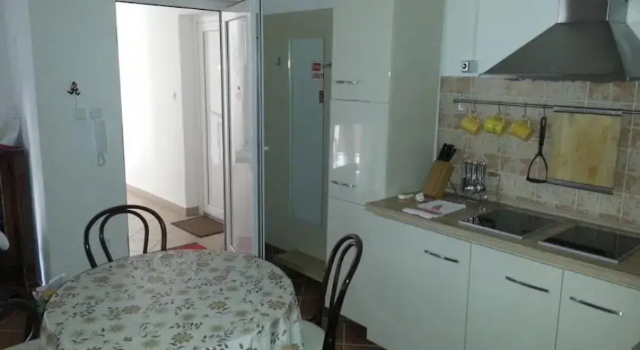 Crazy Frog Apartments