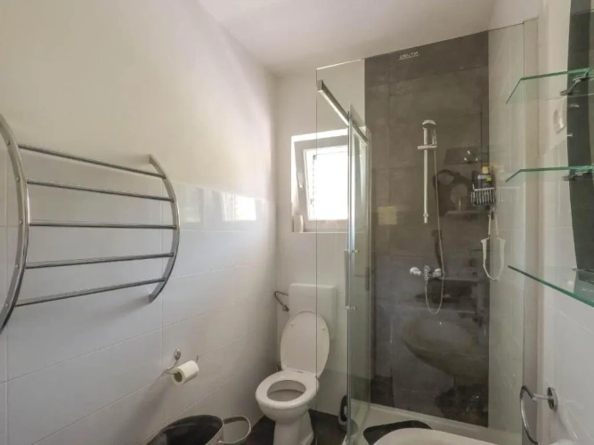 3 Bedrooms Apartment