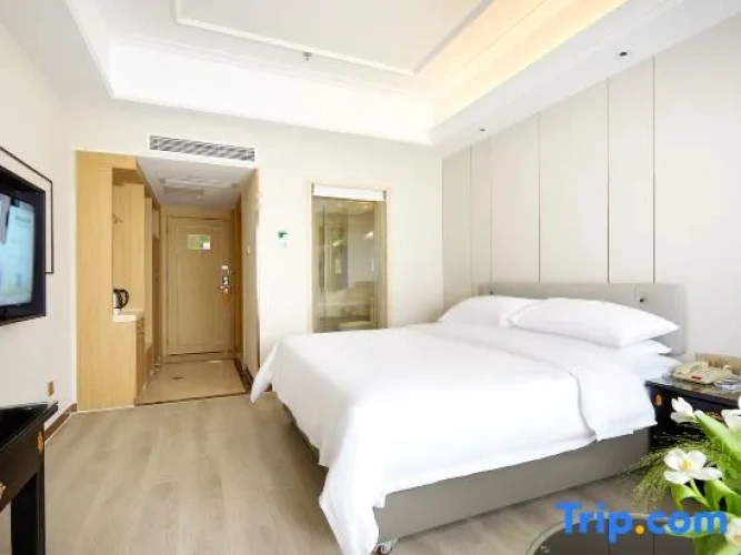 Deluxe Double room with street view